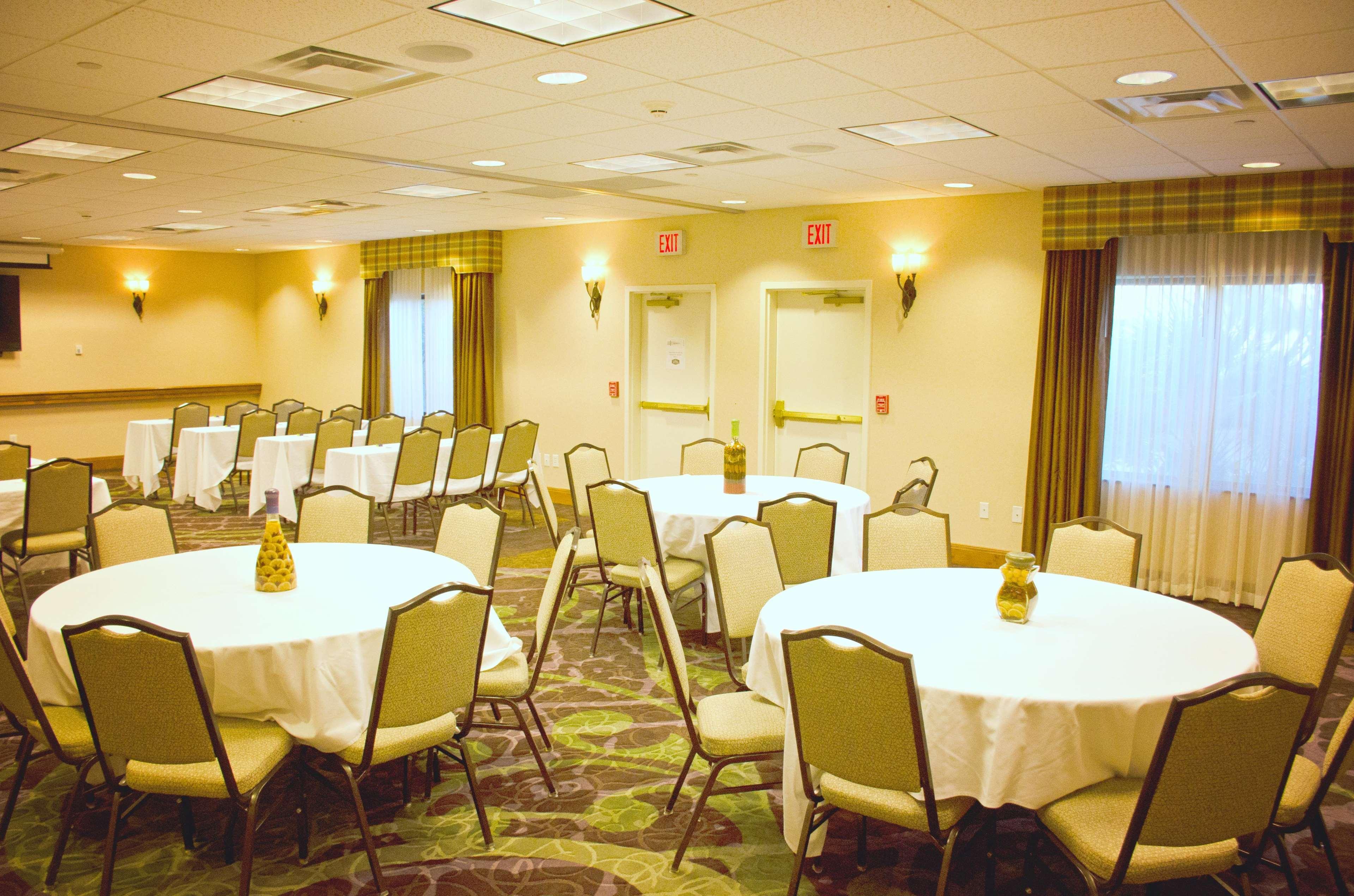 Hampton Inn & Suites Колледж-Стейшн Экстерьер фото