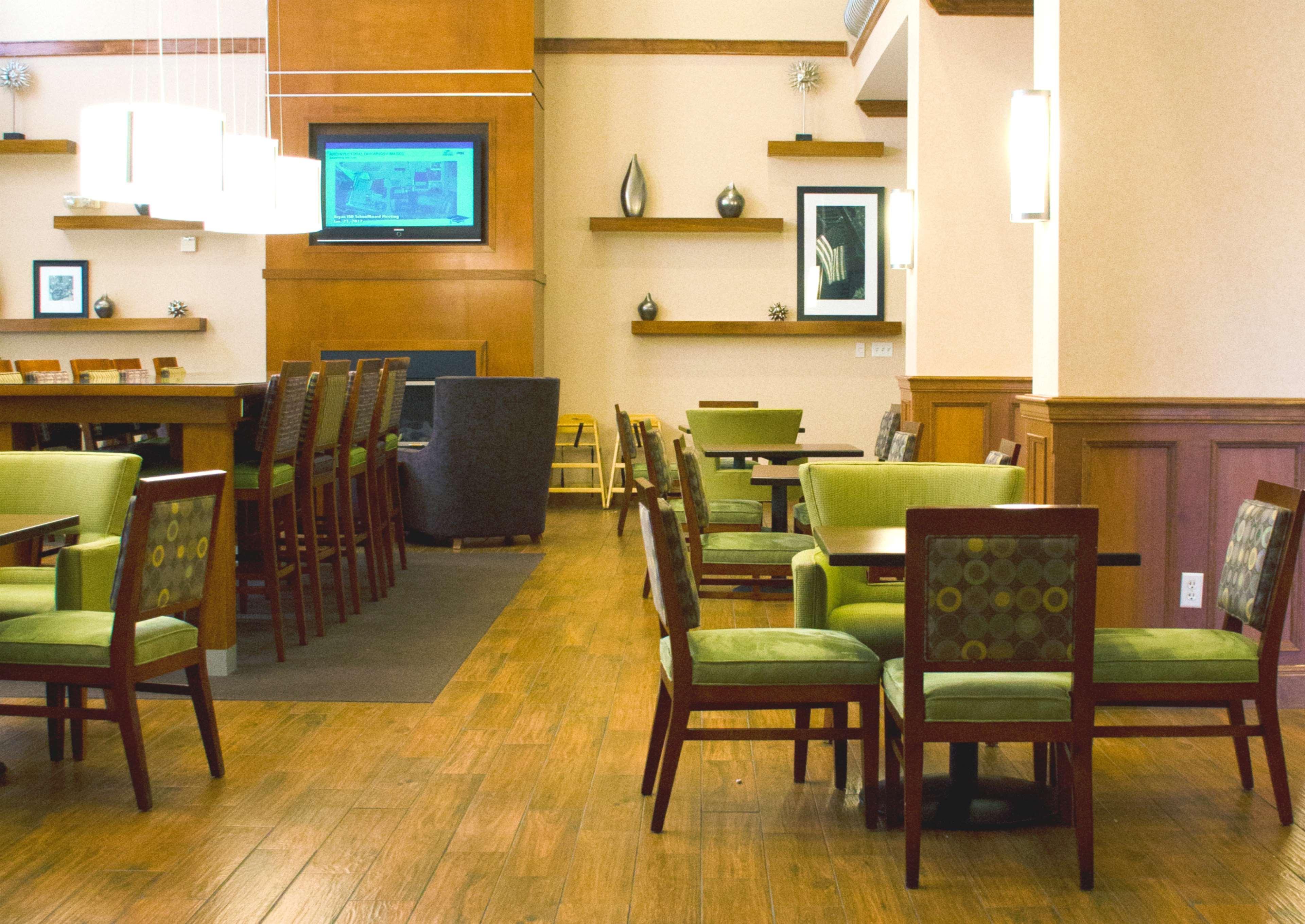 Hampton Inn & Suites Колледж-Стейшн Экстерьер фото