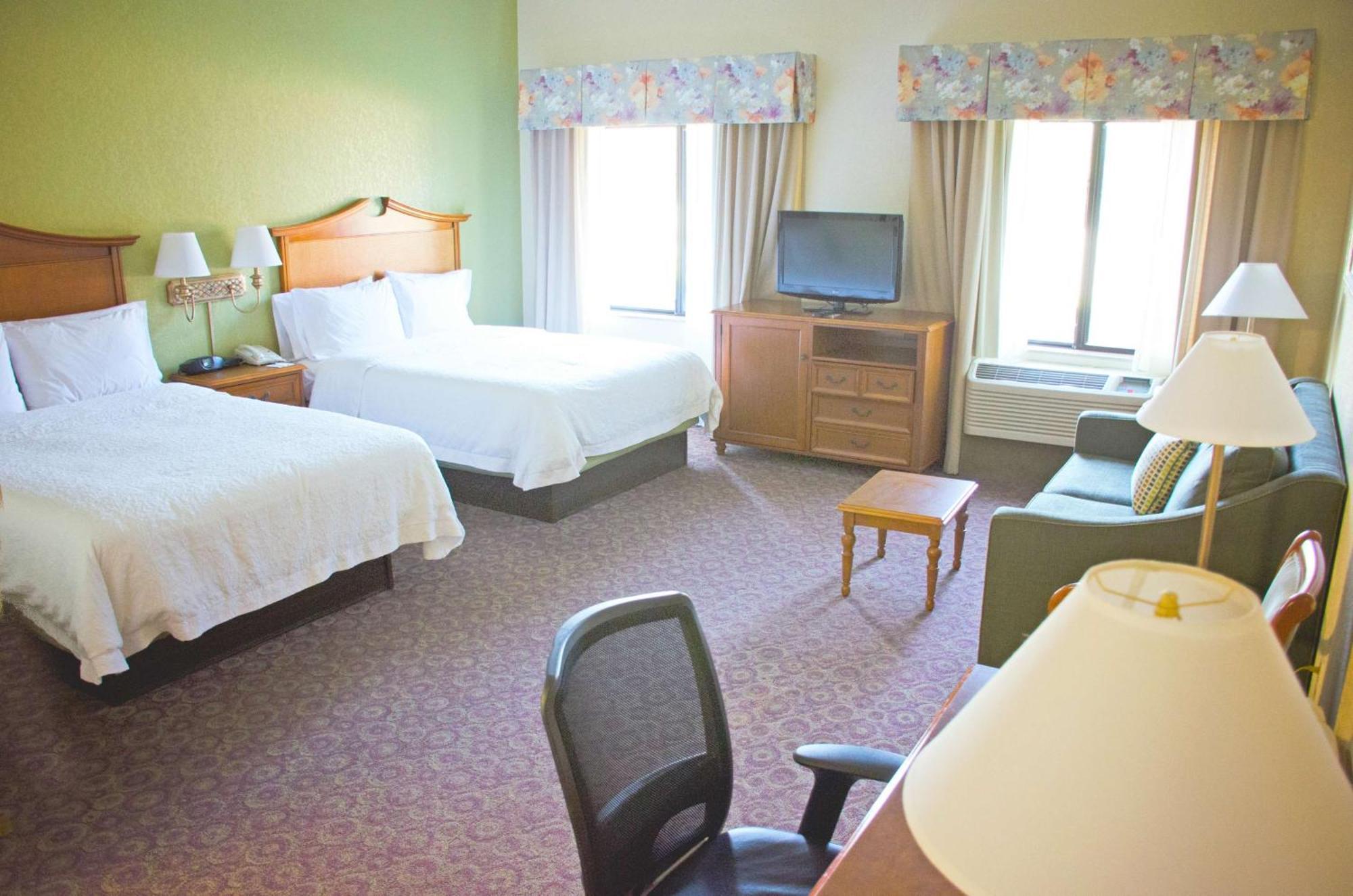 Hampton Inn & Suites Колледж-Стейшн Экстерьер фото